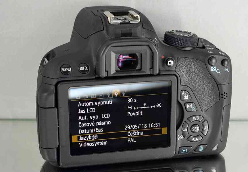 Canon EOS 700D + EF-S 18-55mm *13 000 Exp. - foto 7