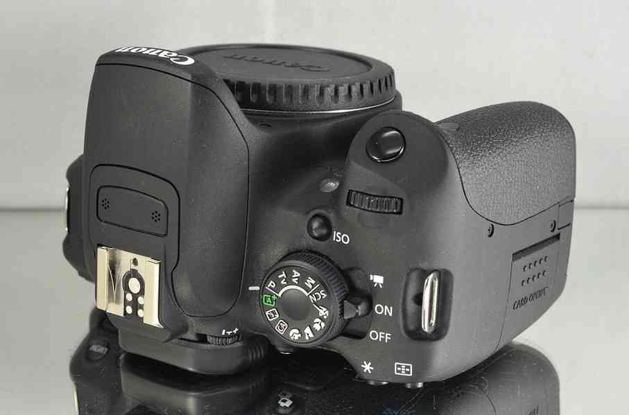 Canon EOS 700D + EF-S 18-55mm *13 000 Exp. - foto 5