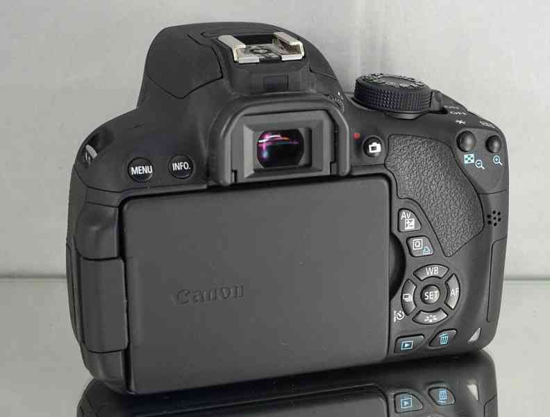 Canon EOS 700D + EF-S 18-55mm *13 000 Exp. - foto 8