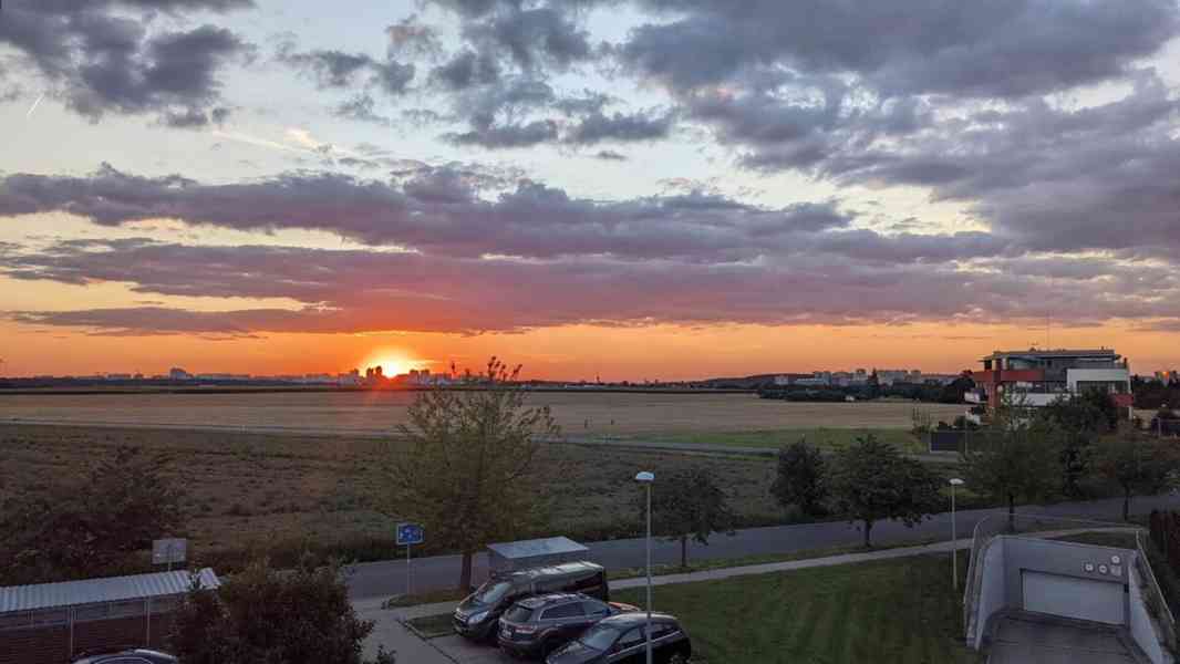 Vybavený luxusní mezonet & penthouse s terasou (200m2) - foto 10