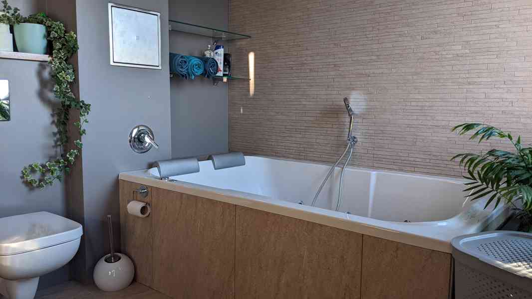 Vybavený luxusní mezonet & penthouse s terasou (200m2) - foto 20