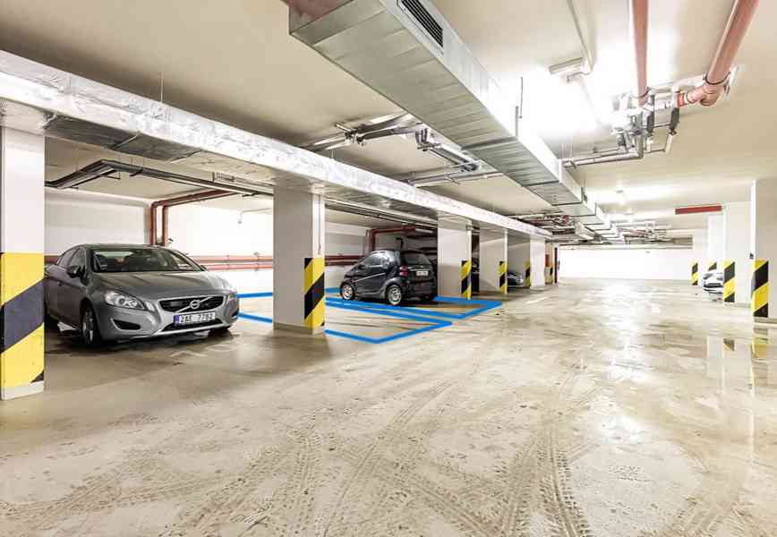 Vybavený luxusní mezonet & penthouse s terasou (200m2) - foto 16