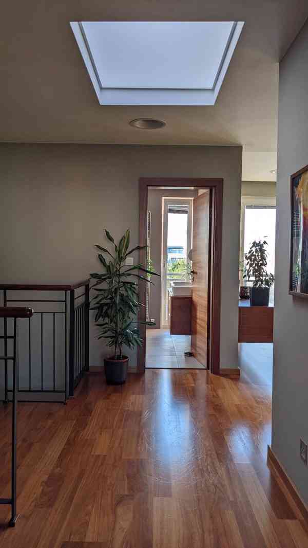 Vybavený luxusní mezonet & penthouse s terasou (200m2) - foto 17