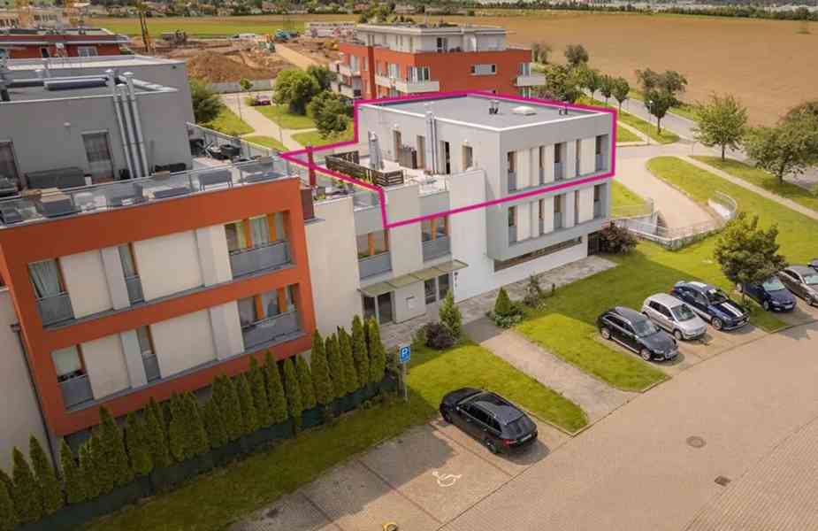 Vybavený luxusní mezonet & penthouse s terasou (200m2) - foto 14