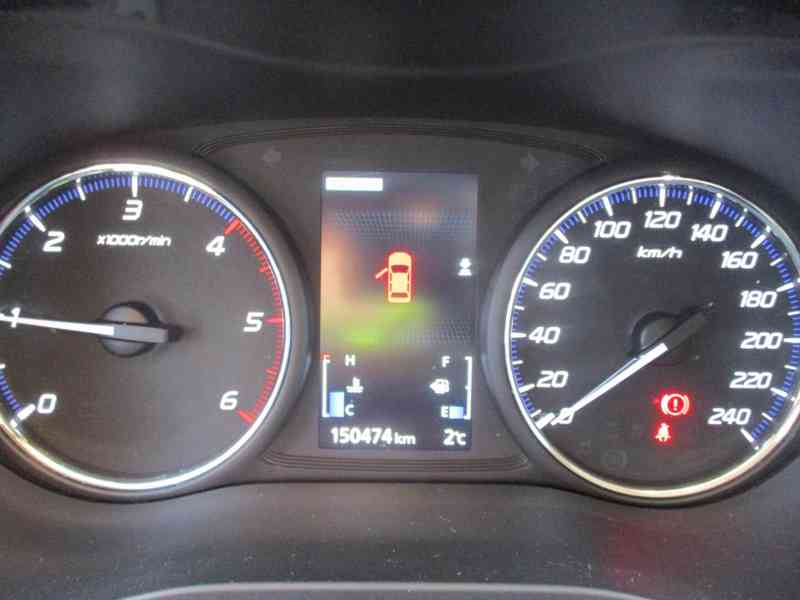 Mitsubishi Outlander 3 2,2 Di-D 4x4 TAŽNÉ - foto 9