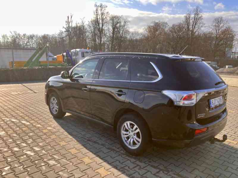 Mitsubishi Outlander 3 2,2 Di-D 4x4 TAŽNÉ - foto 4