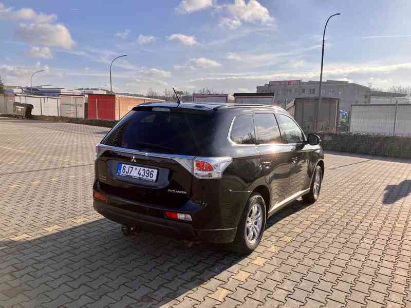 Mitsubishi Outlander 3 2,2 Di-D 4x4 TAŽNÉ - foto 3