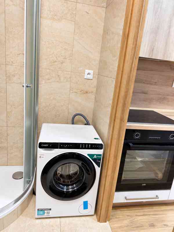 Pronájem krásného bytu 2+kk po rekonstrukci přímo v centru - foto 4