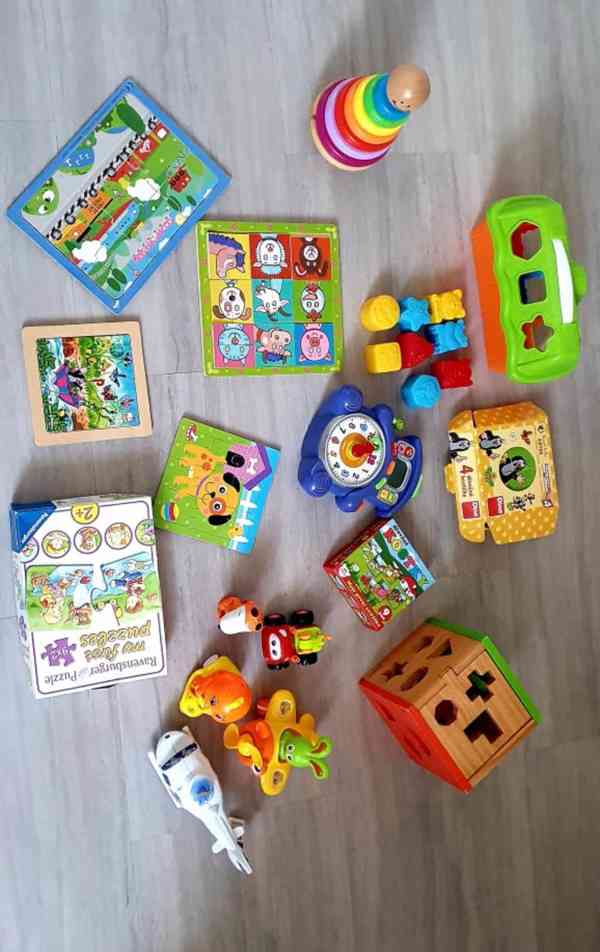 Hračky pro nejmenší, vkládačka, puzzle, kostky