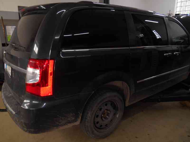 Chrysler Town Lancia  3,6 2,8 CRD 2008 -2019 náhradní díly - foto 10