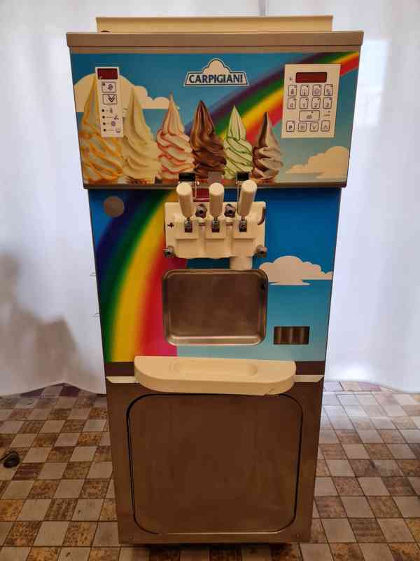 Zmrzlinový stroj Carpigiani Rainbow 3 - foto 1