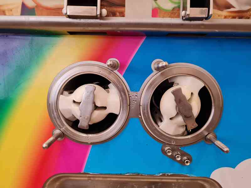 Zmrzlinový stroj Carpigiani Rainbow 3 - foto 4
