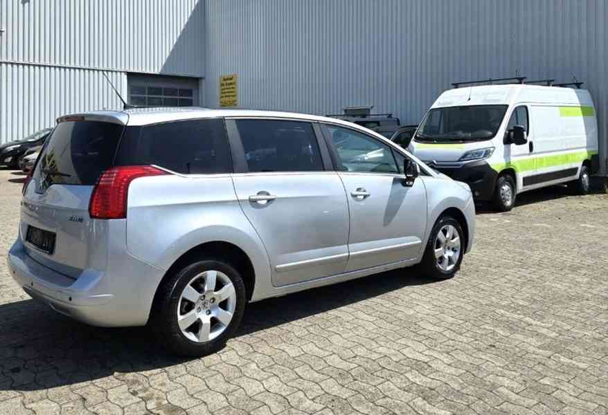 Peugeot 5008 1,6i Family benzín 115kw - foto 16