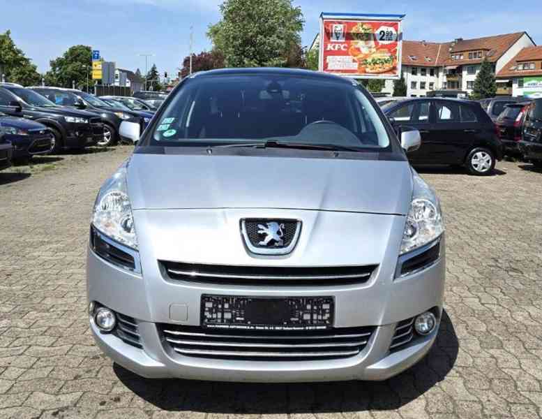Peugeot 5008 1,6i Family benzín 115kw - foto 23