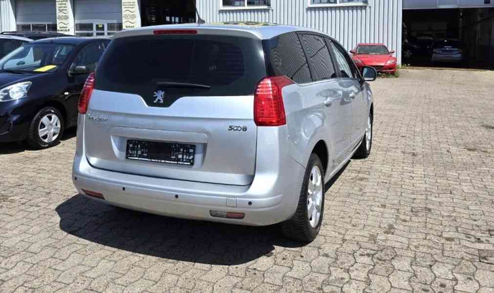 Peugeot 5008 1,6i Family benzín 115kw - foto 12