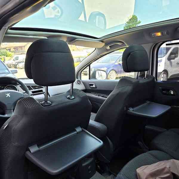 Peugeot 5008 1,6i Family benzín 115kw - foto 17