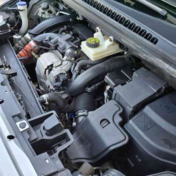 Peugeot 5008 1,6i Family benzín 115kw - foto 21