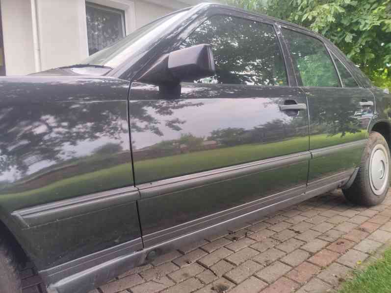MERCEDES BENZ 124 - foto 11