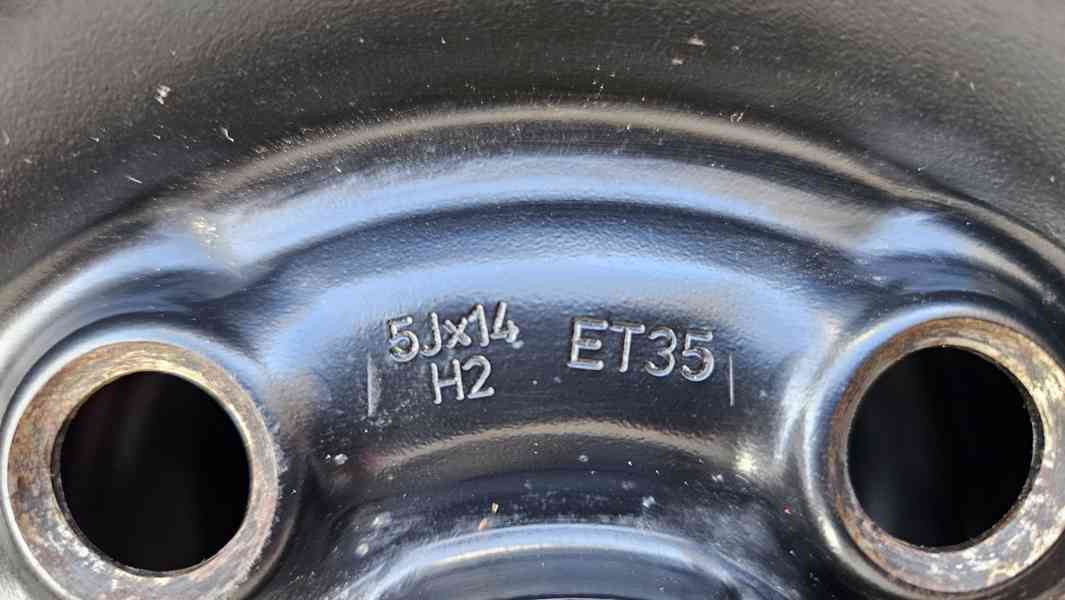 Škoda Fabia zimní pneumatiky 165/70R14 disky 5Jx14 5x100 - foto 5