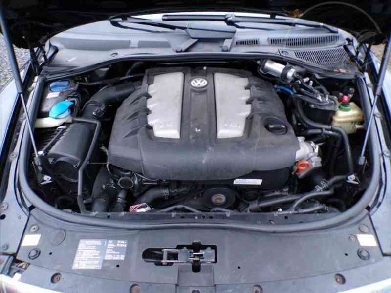 Volkswagen Touareg 3,0 TDI V6 4x4 N1 - foto 14