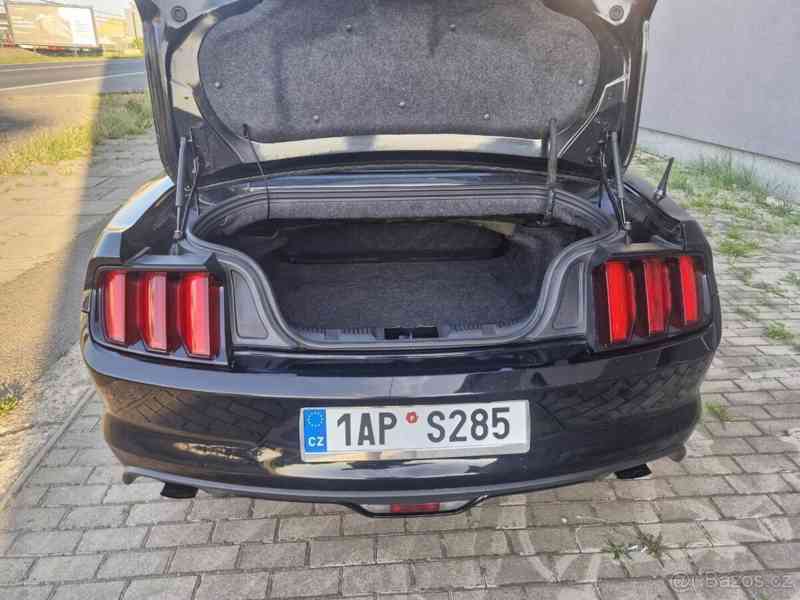 Ford Mustang 2,3   EcoBoost 317 PS výbava premium - foto 13