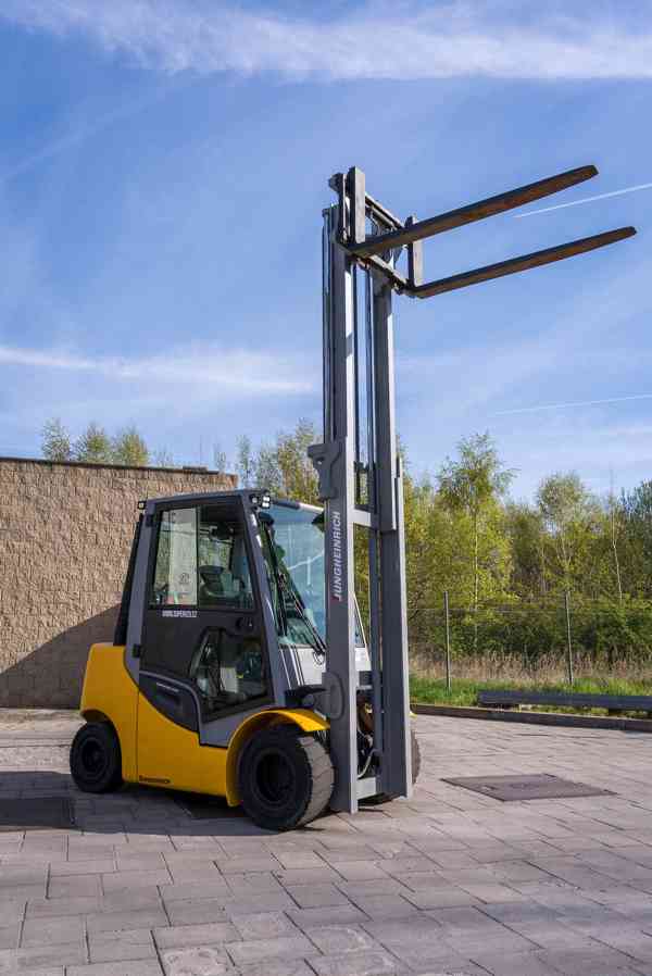 Vysokozdvižný vozík Jungheinrich TFG 430s - foto 4