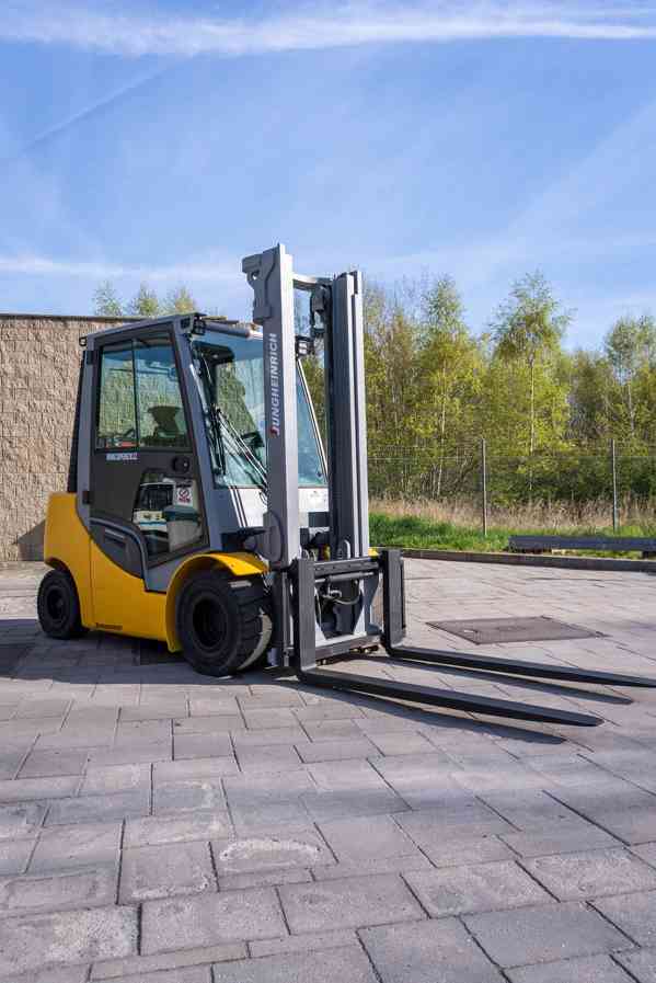 Vysokozdvižný vozík Jungheinrich TFG 430s - foto 10