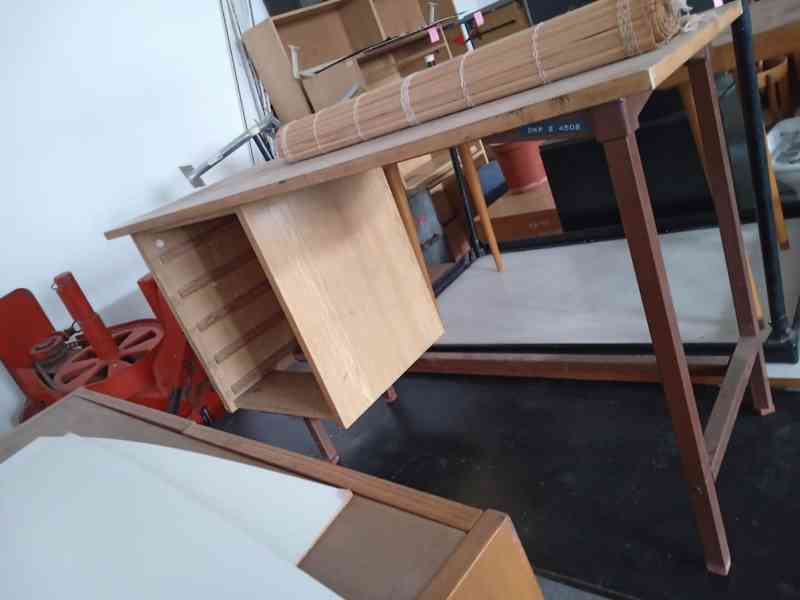 psací stolek + 5 šuplíků - foto 2