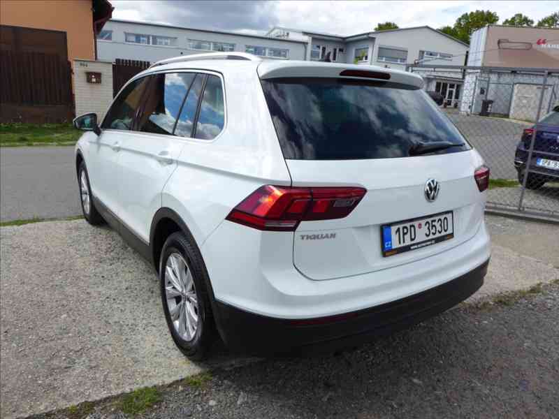 Volkswagen Tiguan 2,0 TDi 110KW NAVI APP 1.MAJ - foto 4