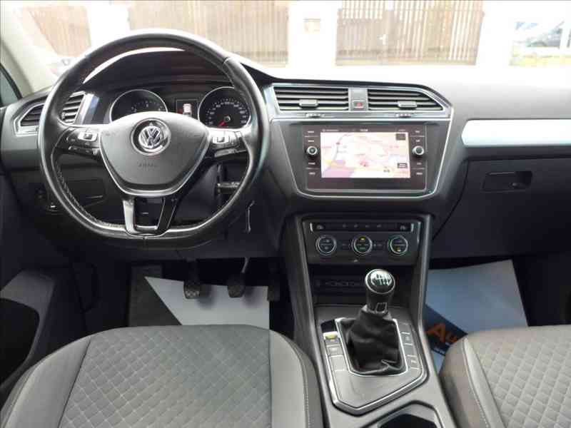 Volkswagen Tiguan 2,0 TDi 110KW NAVI APP 1.MAJ - foto 7