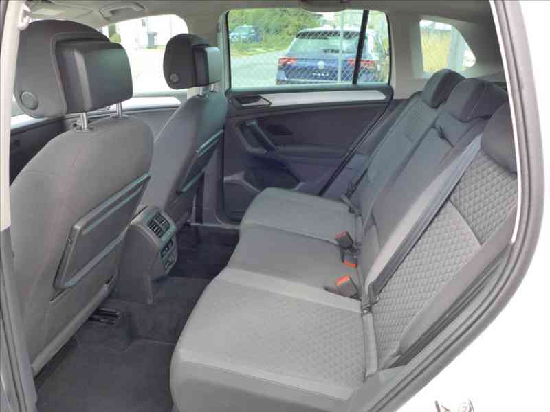 Volkswagen Tiguan 2,0 TDi 110KW NAVI APP 1.MAJ - foto 6
