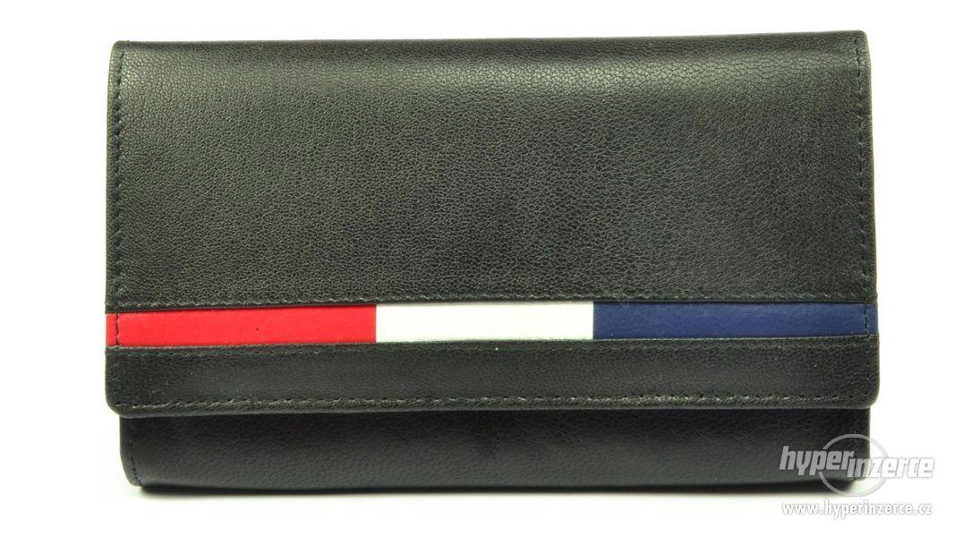 Černá dámská kožená peněženka s pruhem - foto 3