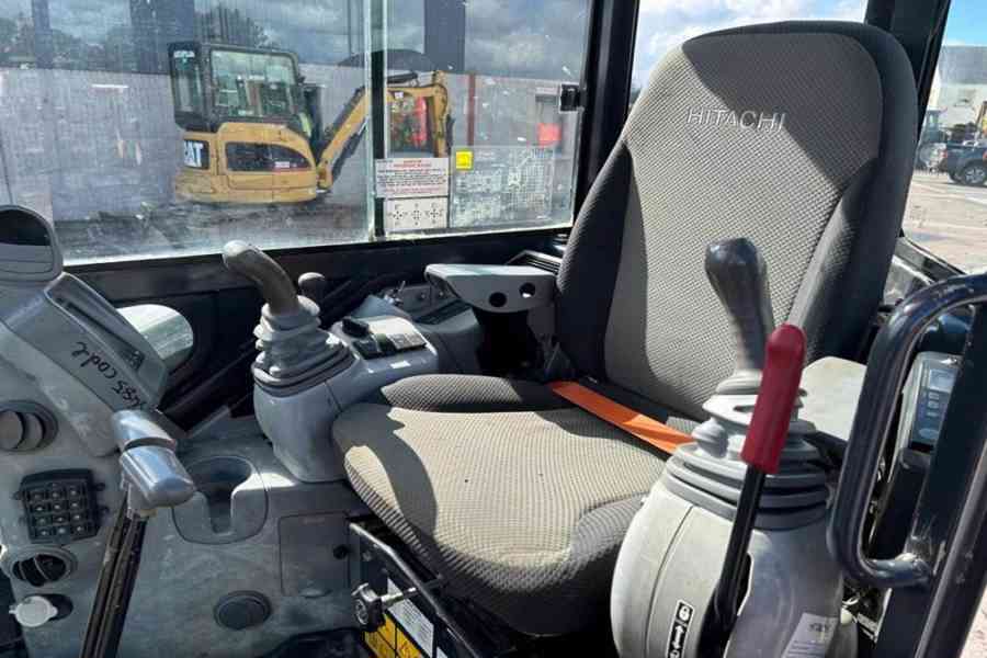 Minibagr Hitachi ZX33U-5A 3.3T - foto 3