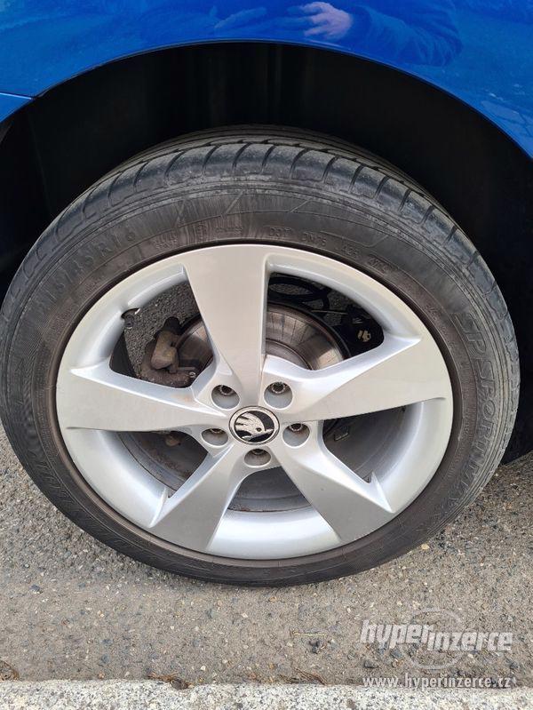 ŠKODA Rapid Spaceback Ambition 1.2 TSI 77 kW 6stup. - foto 12