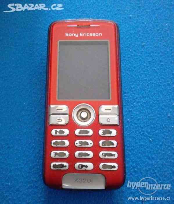 Sony Ericsson k320 i - mobilní telefon - foto 1