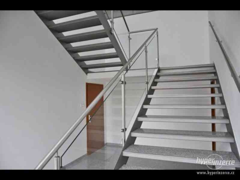 Pronájem výrobní haly 2700 m2 - foto 1