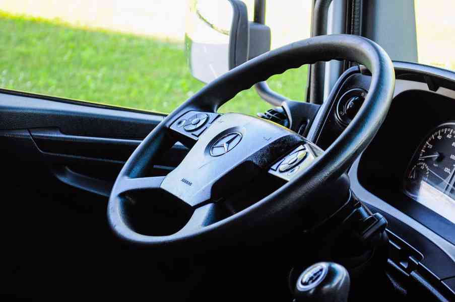 MERCEDES ATEGO HÁKOVÝ NOSIČ KONTEJNERŮ HYDRAULICKÁ RUKA EU6 - foto 46