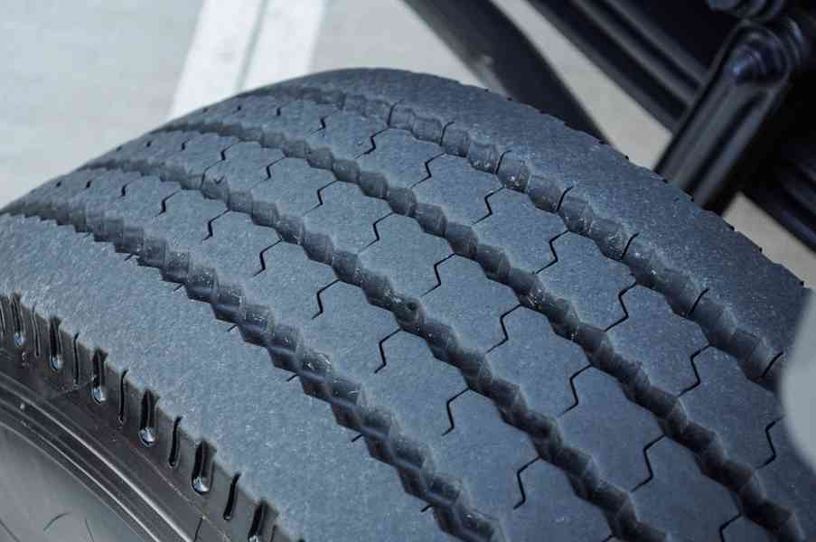 MERCEDES ATEGO HÁKOVÝ NOSIČ KONTEJNERŮ HYDRAULICKÁ RUKA EU6 - foto 67