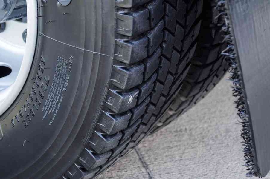 MERCEDES ATEGO HÁKOVÝ NOSIČ KONTEJNERŮ HYDRAULICKÁ RUKA EU6 - foto 86