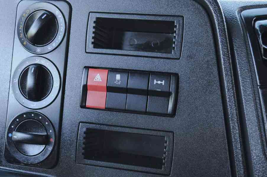 MERCEDES ATEGO HÁKOVÝ NOSIČ KONTEJNERŮ HYDRAULICKÁ RUKA EU6 - foto 53