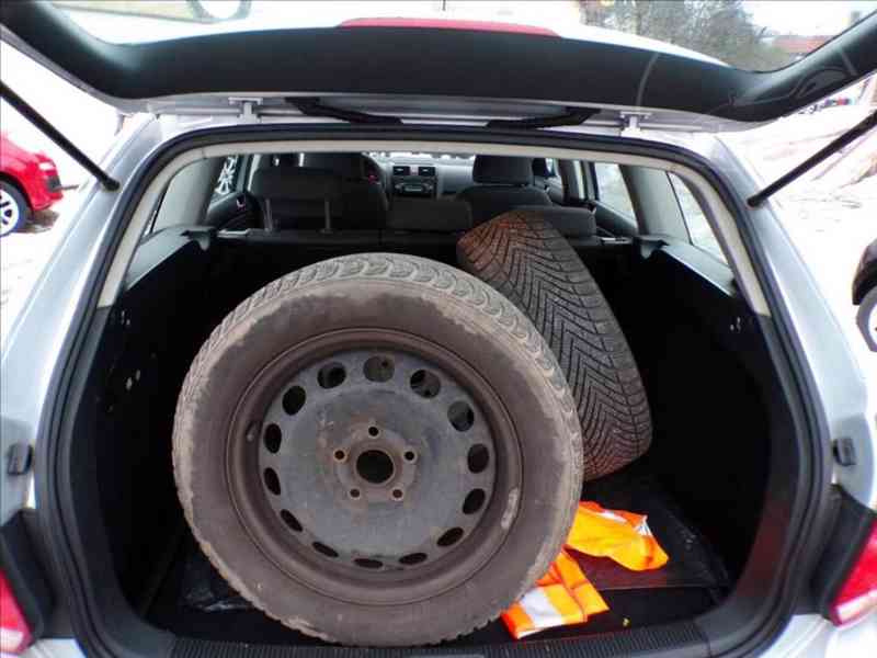 Volkswagen Golf 1,9 TDI - foto 9