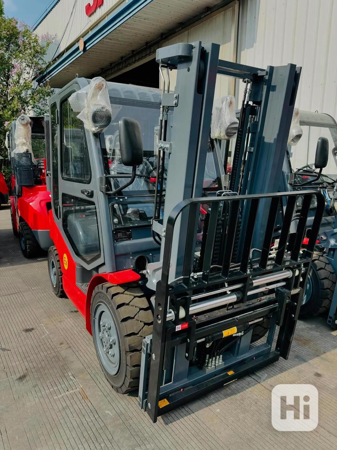 Forklift Machines - foto 1