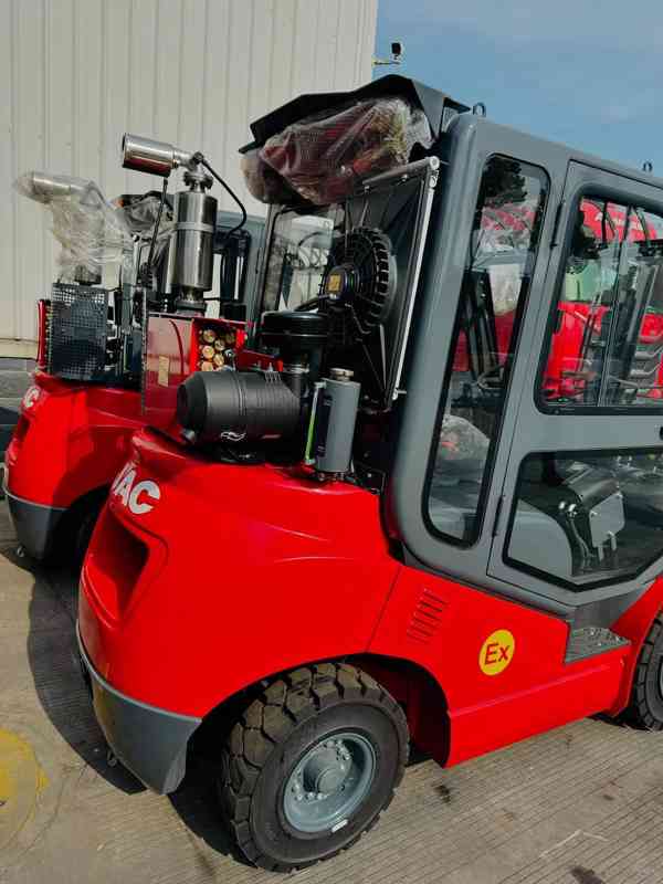 Forklift Machines - foto 2