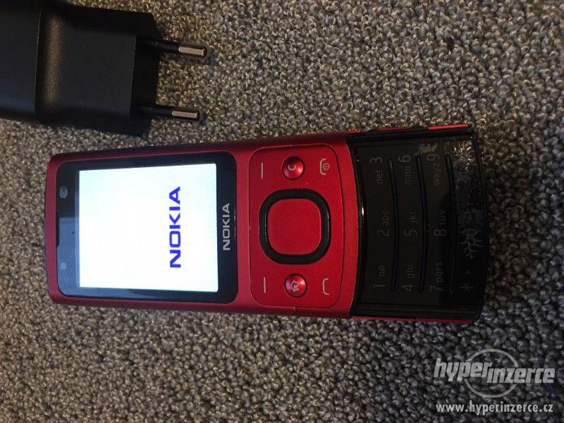Nokia 6700 slide + příslušenství - foto 2