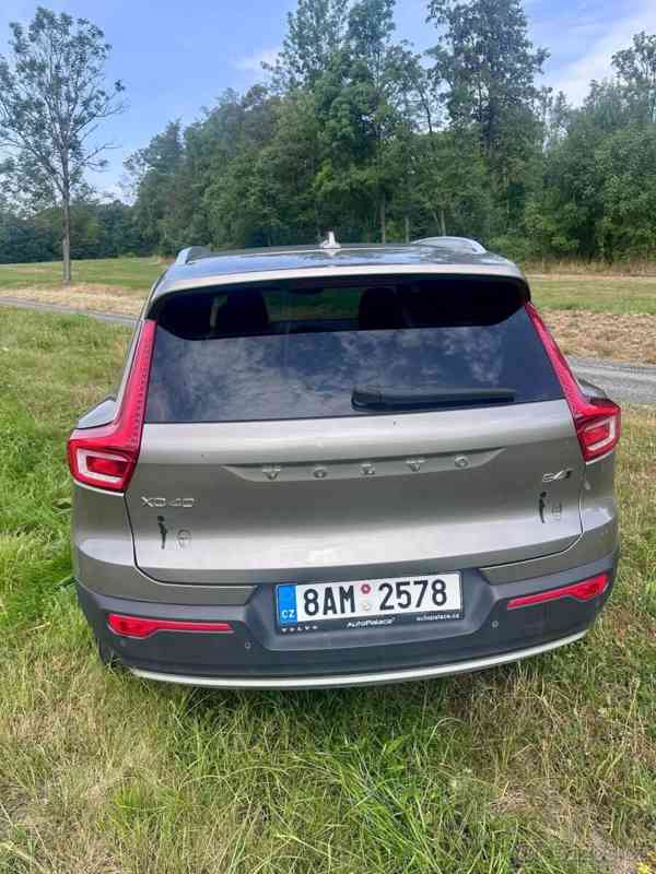 Volvo XC40 2,0   B4 AWD benzin - foto 2