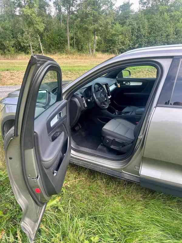 Volvo XC40 2,0   B4 AWD benzin - foto 6