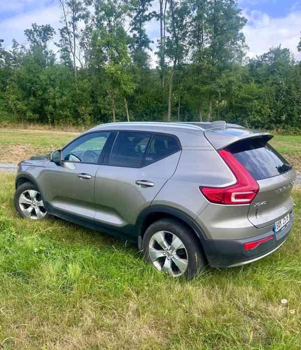 Volvo XC40 2,0   B4 AWD benzin - foto 5