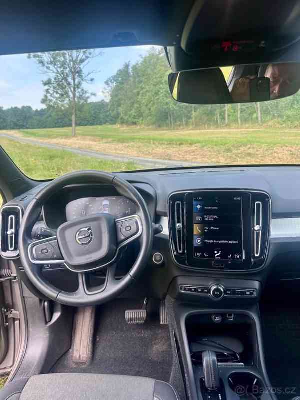 Volvo XC40 2,0   B4 AWD benzin - foto 3