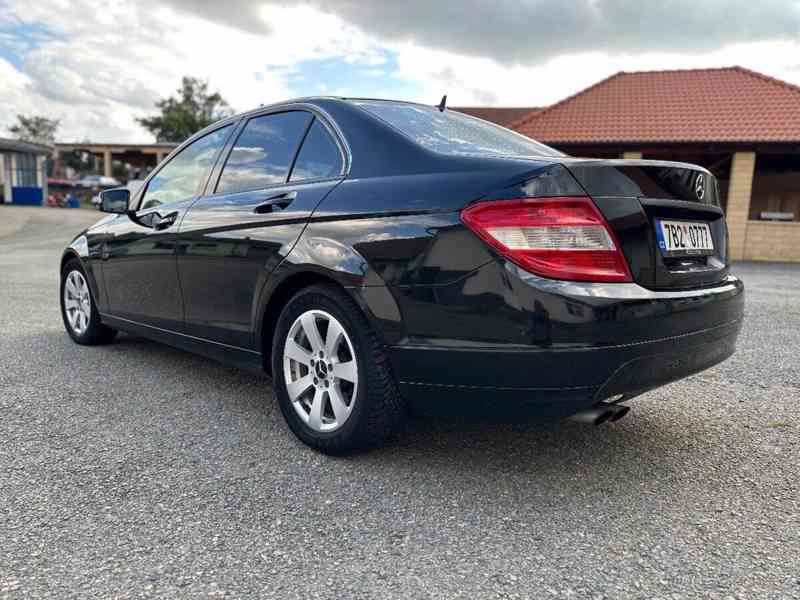 Mercedes-Benz Třídy C 2,2 C 200 CDI Classic  C200 100kw r.v. - foto 13