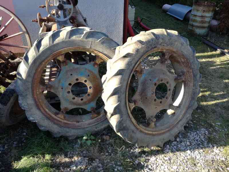 kola na traktor - foto 1